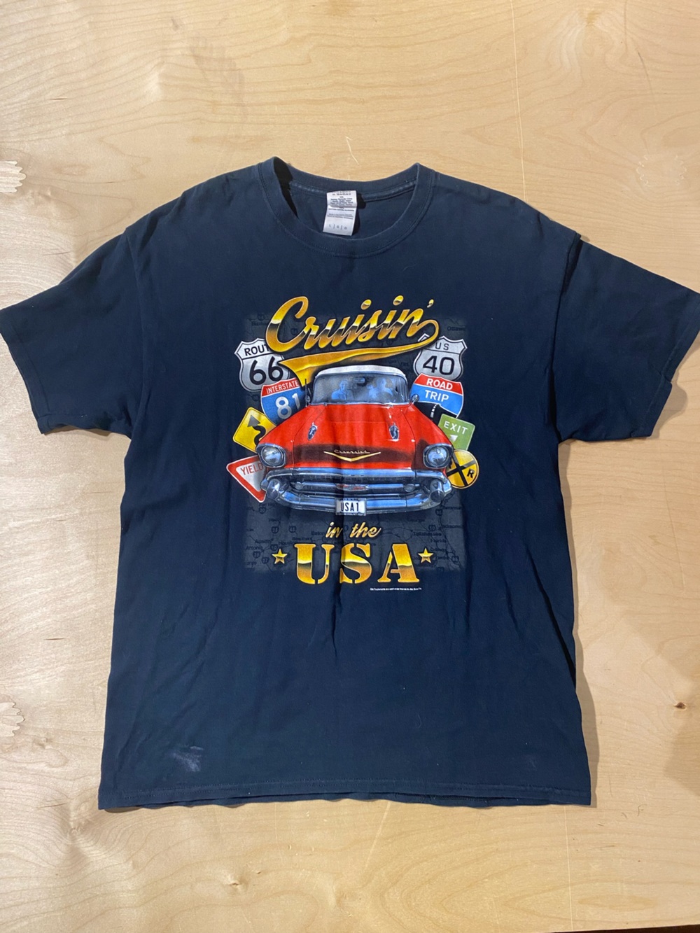 Gildan Navy T-Shirt with Red Classic Car Graphic Large (W)
